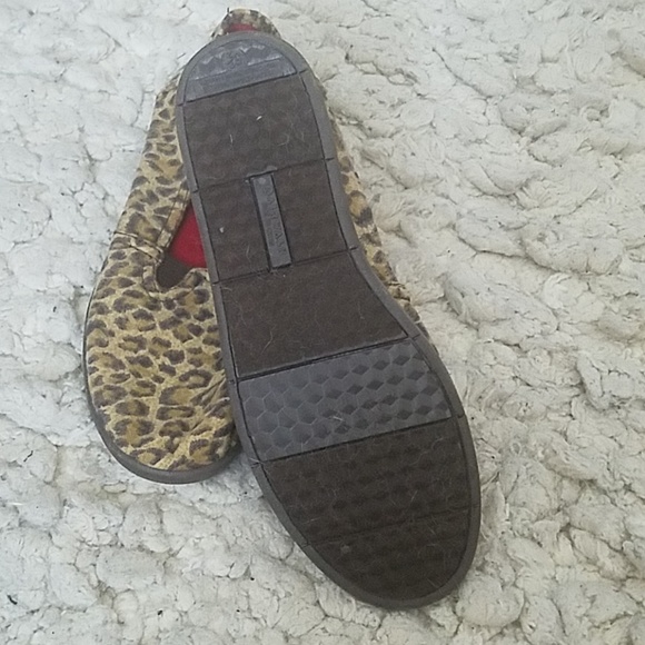 Airwalk leopard flats - Picture 2 of 2